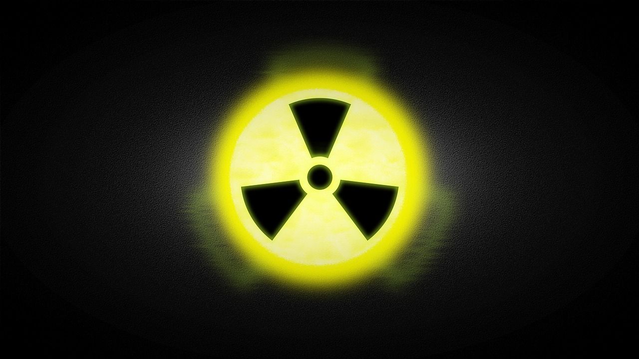 découvrez le fonctionnement des réacteurs nucléaires, leurs applications dans la production d'énergie, ainsi que les enjeux liés à la sûreté et à l'environnement.