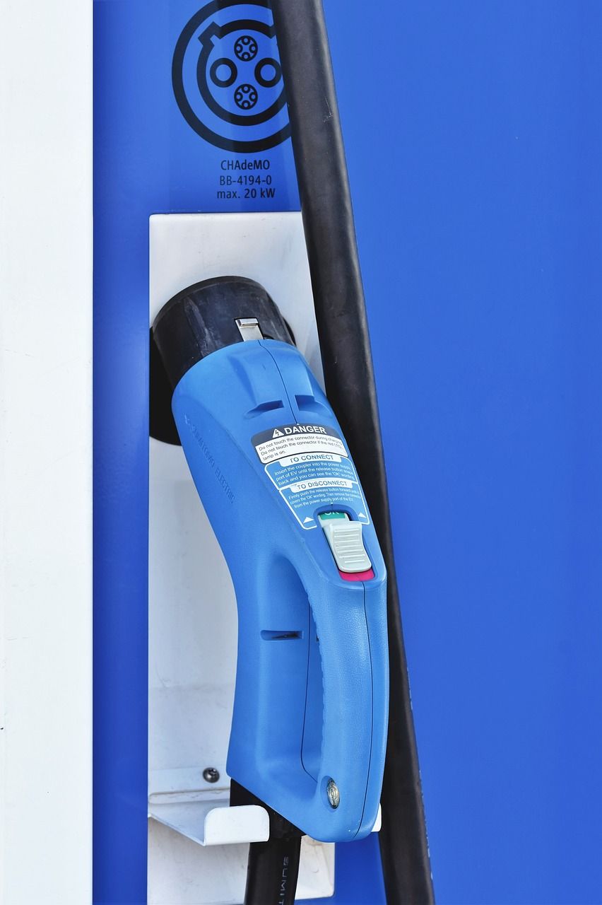 découvrez l'avenir de la mobilité avec notre guide complet sur les voitures électriques. apprenez tout sur les avantages, les modèles disponibles, les infrastructures de recharge et comment ces véhicules innovants contribuent à la protection de l'environnement.