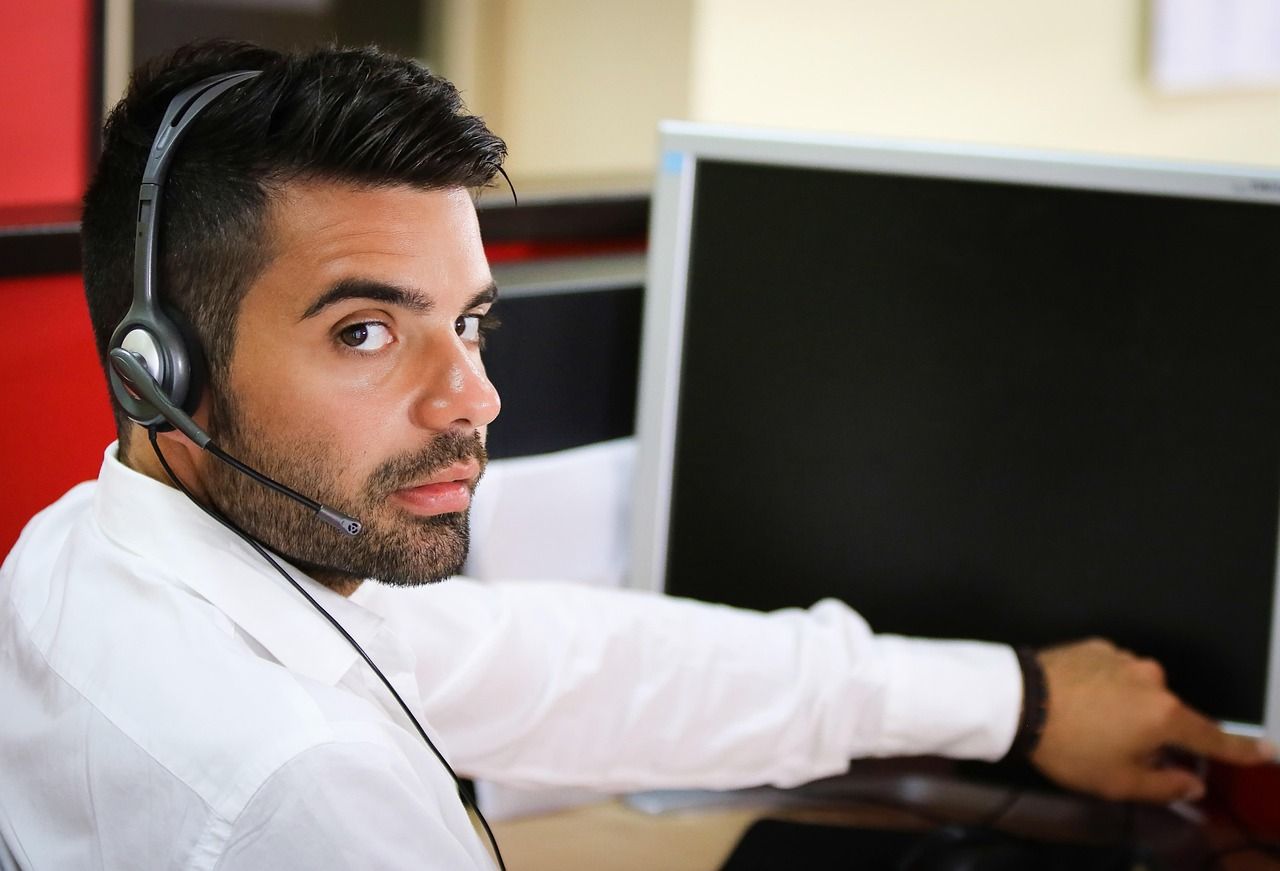 découvrez notre business center moderne offrant des espaces de travail flexibles, des bureaux équipés et des services professionnels pour booster votre productivité.