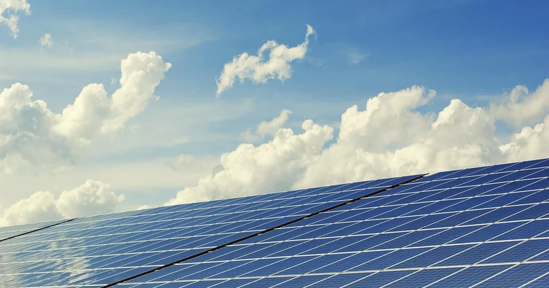 « Panneau solaire gratuit » : ce qui se cache derrière l'offre