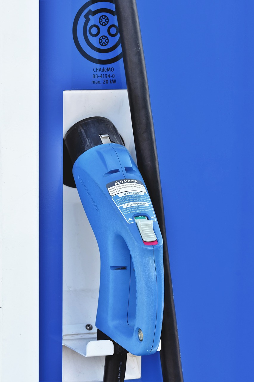 découvrez l'avenir de la mobilité avec notre guide complet sur les voitures électriques. apprenez tout sur les avantages, les modèles disponibles, les infrastructures de recharge et comment ces véhicules innovants contribuent à la protection de l'environnement.