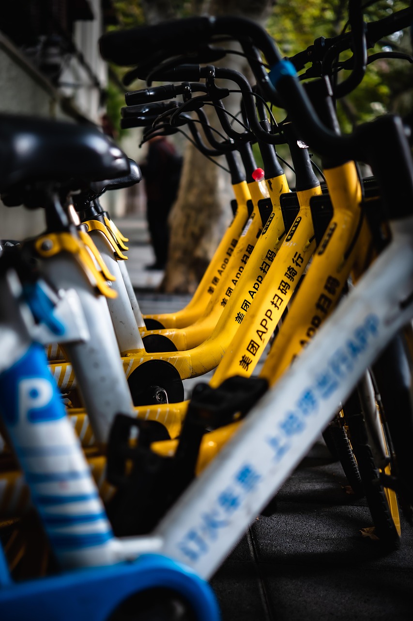 découvrez des solutions de transport urbain éco-responsables pour réduire votre empreinte écologique tout en facilitant vos déplacements quotidiens en ville.