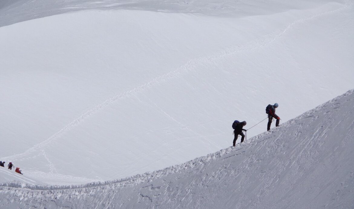 découvrez les alpes, une chaîne de montagnes majestueuse offrant des paysages à couper le souffle, des activités de plein air variées et une richesse culturelle unique.