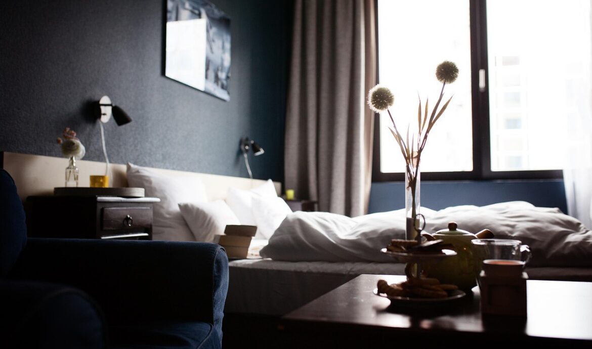 découvrez le concept de double matérialité, une approche essentielle en développement durable qui analyse l'impact des enjeux environnementaux et sociaux à la fois sur l'entreprise et par l'entreprise.